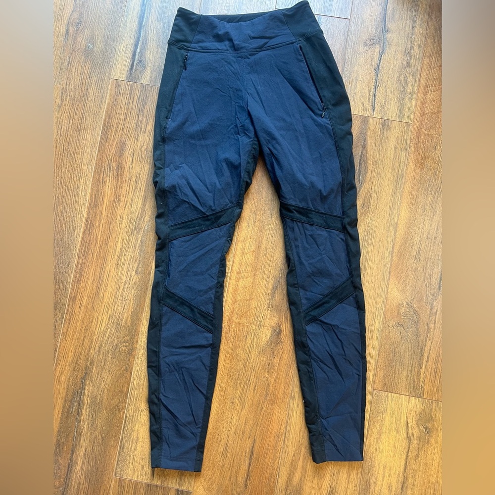 Athleta Highline Hybrid Summiter Tight Pants size 0 Blue and Black
